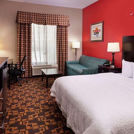 Hampton Inn Лаплас Экстерьер фото