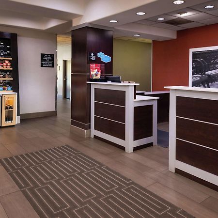Hampton Inn Лаплас Экстерьер фото