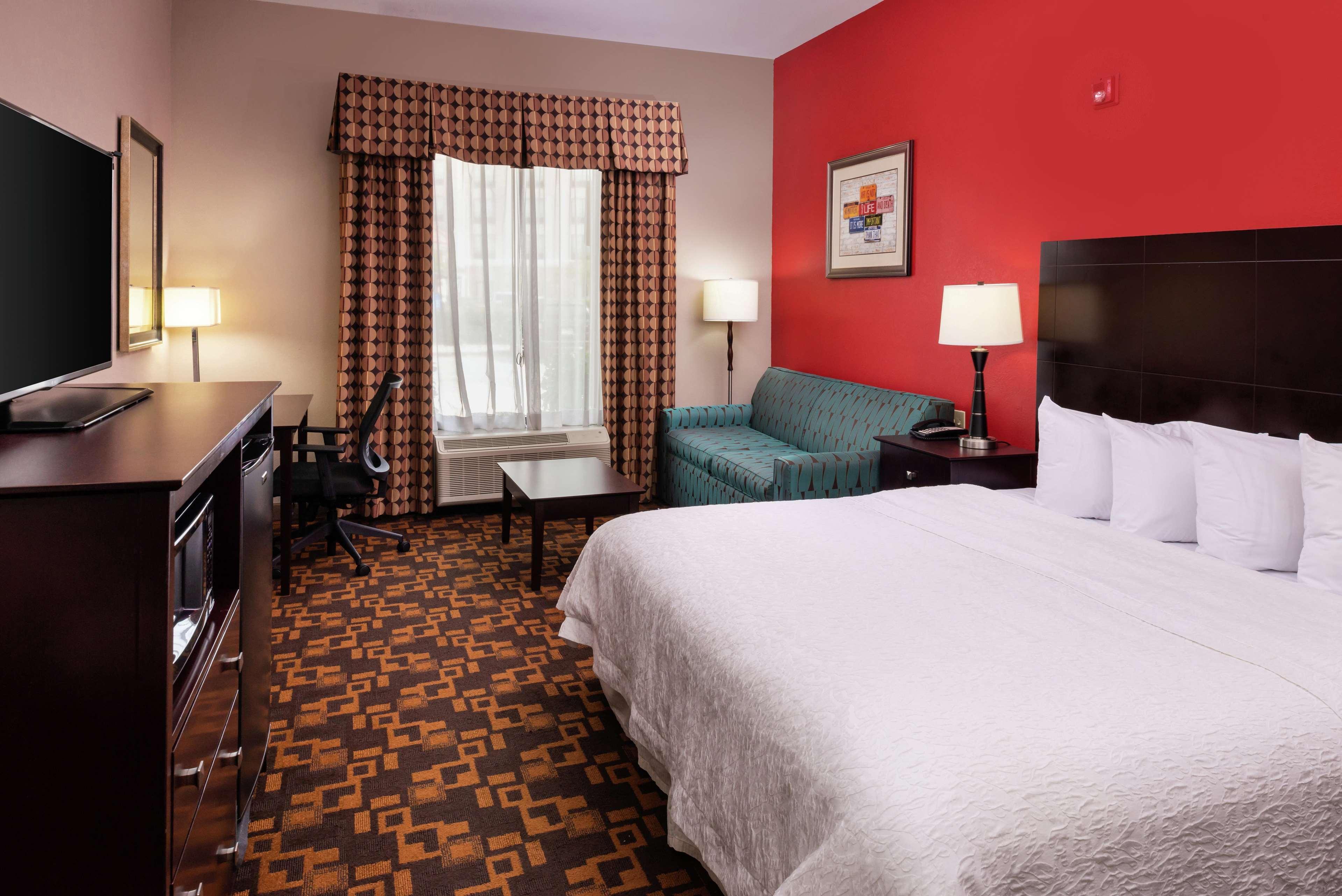 Hampton Inn Лаплас Экстерьер фото