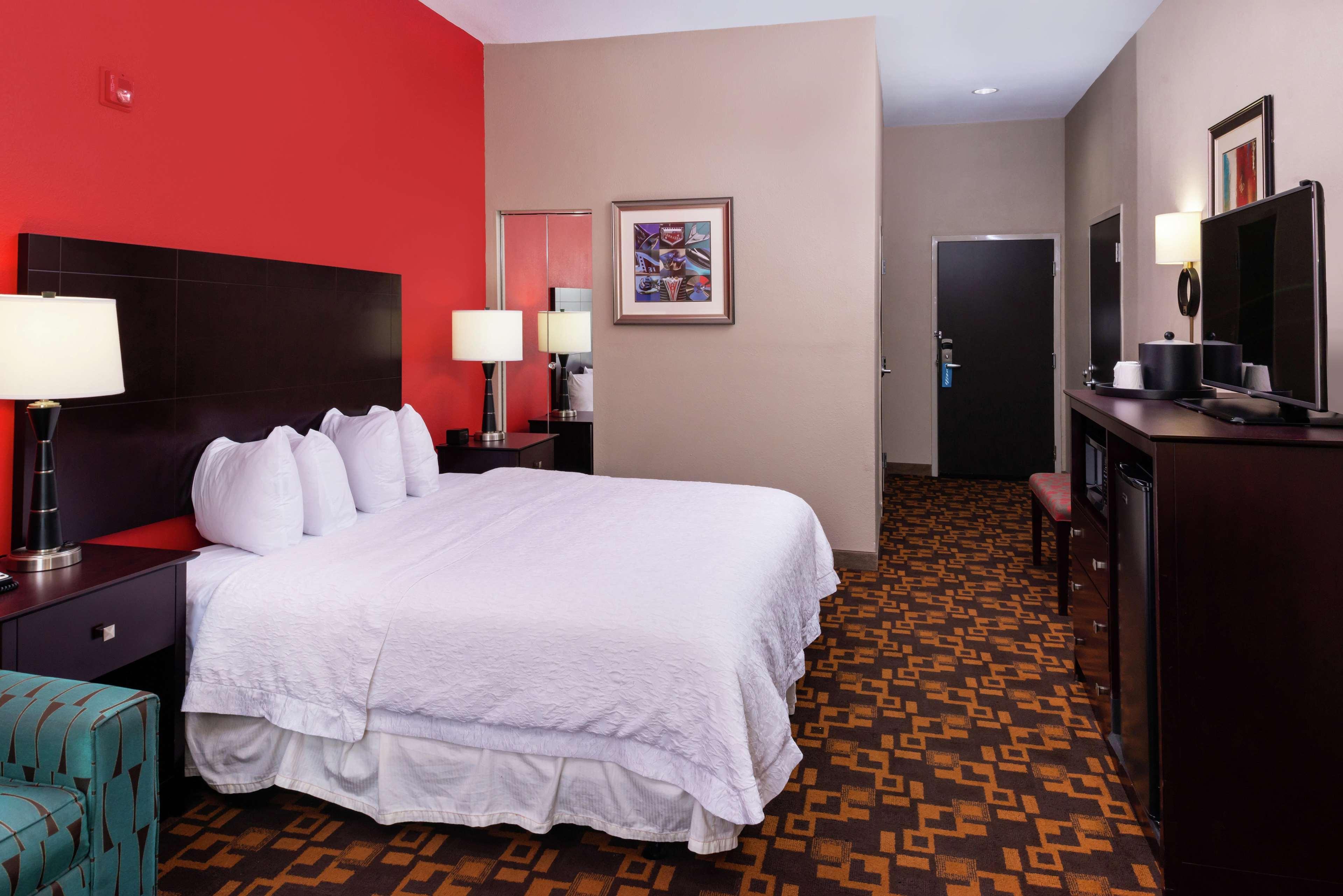 Hampton Inn Лаплас Экстерьер фото