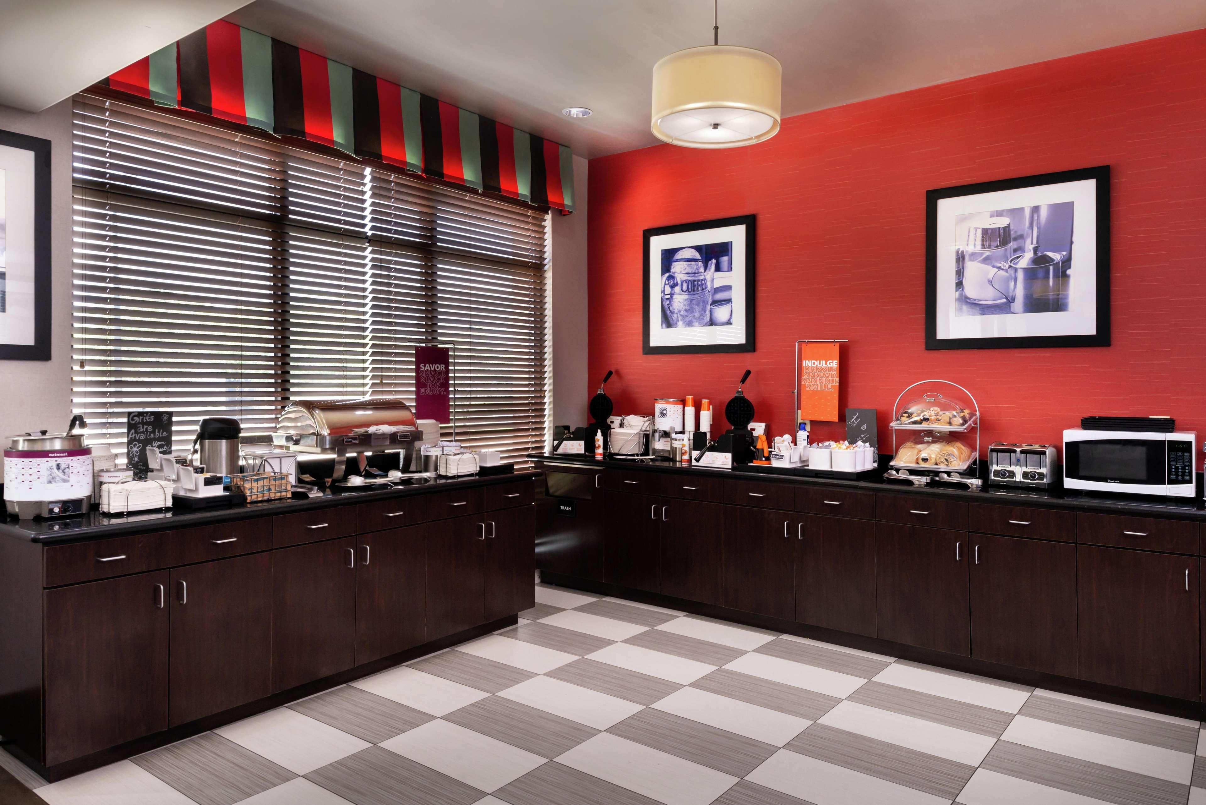 Hampton Inn Лаплас Экстерьер фото