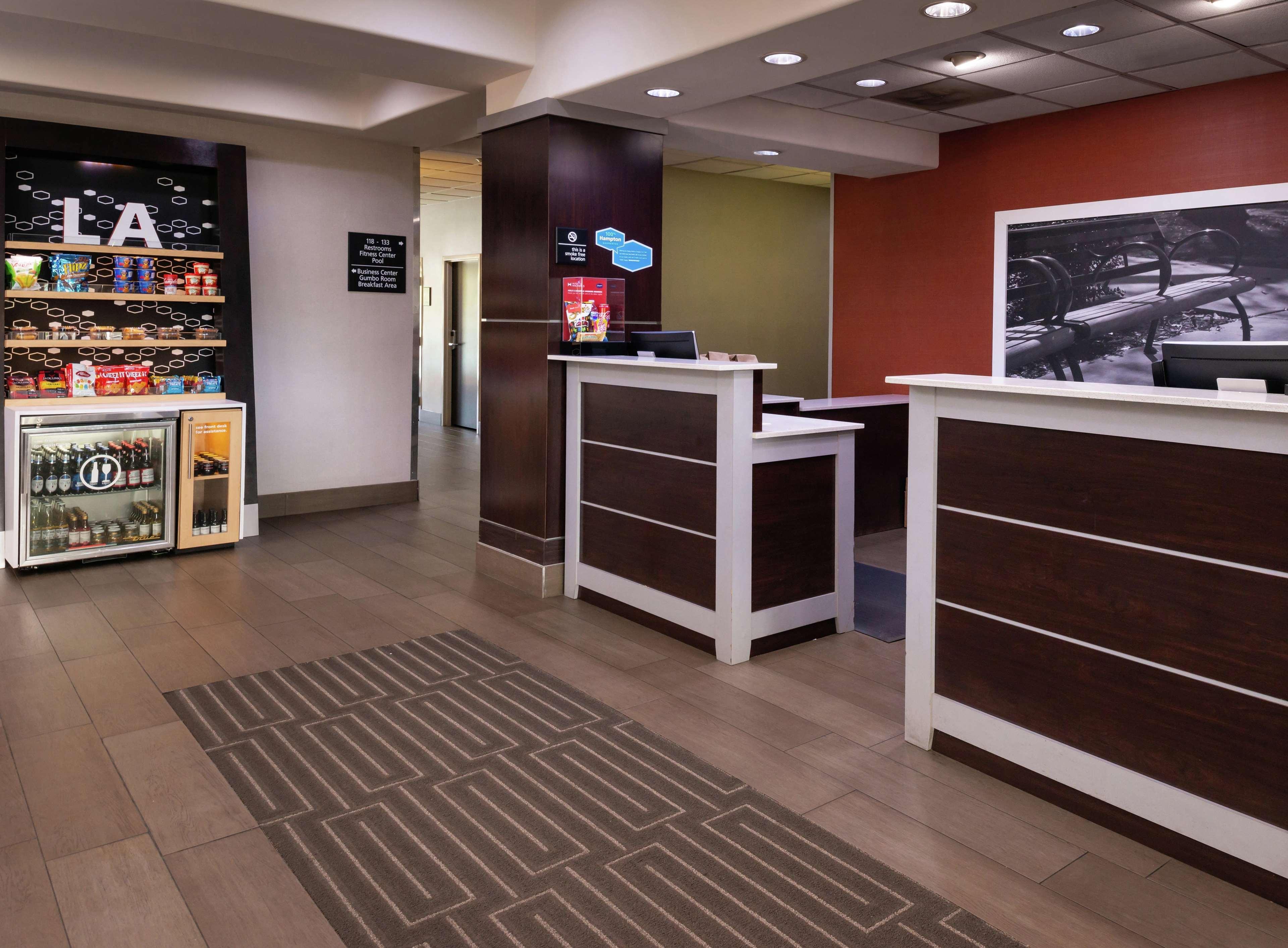 Hampton Inn Лаплас Экстерьер фото