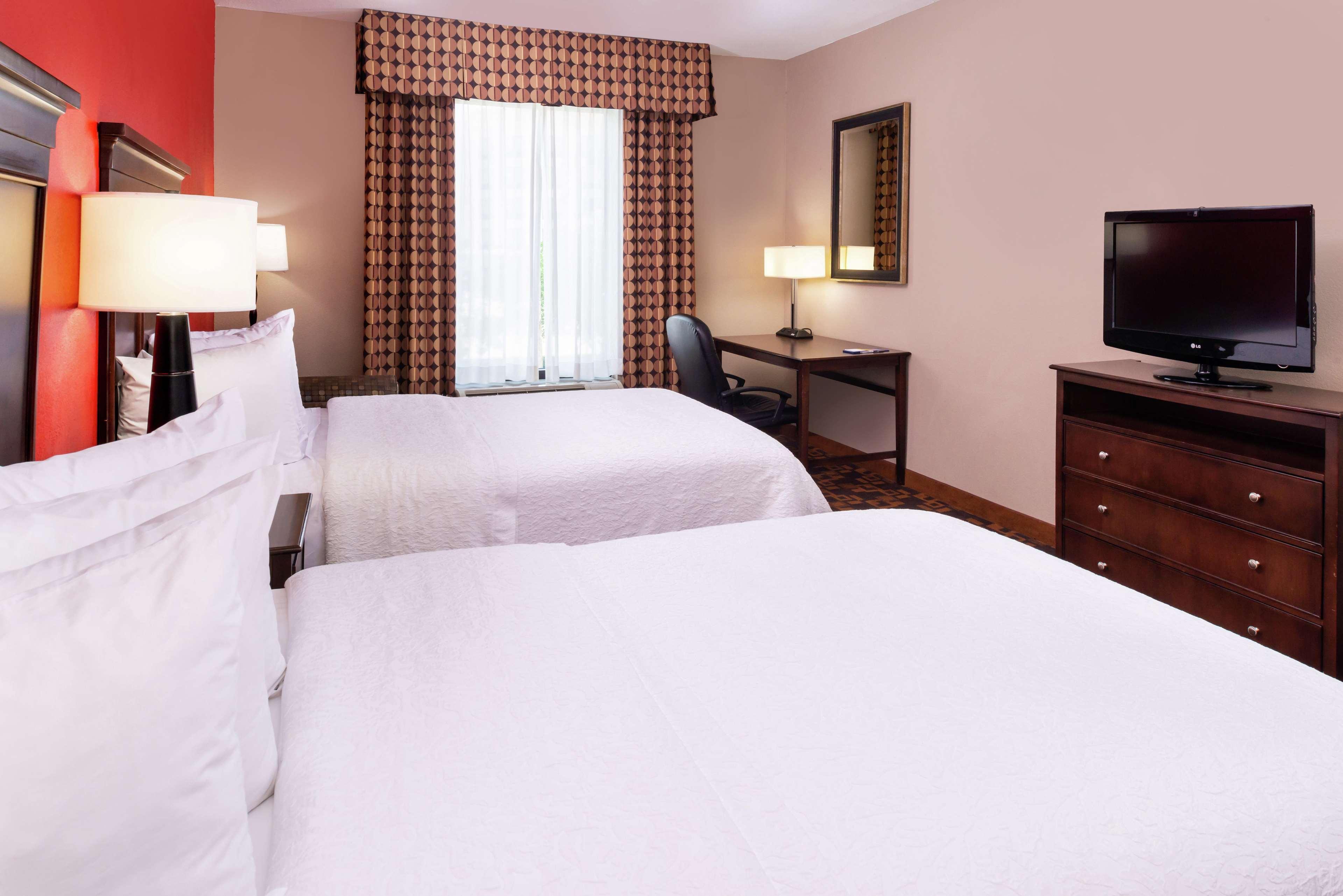Hampton Inn Лаплас Экстерьер фото