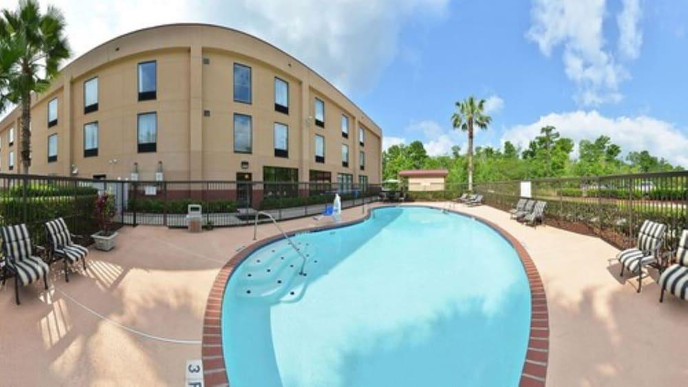 Hampton Inn Лаплас Экстерьер фото